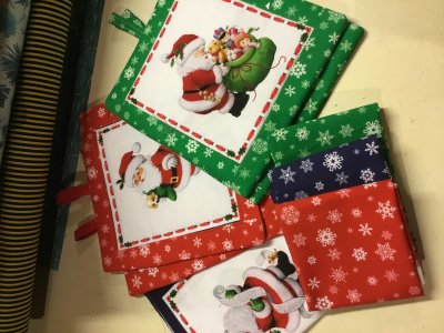 Tygpacke med 3 st 30x110cm tomtepanel med 10 st tomtar