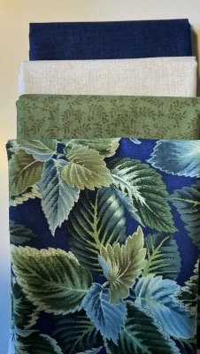 Tygpacke med 4 st 30x110 cm3 bas och ett blommigt